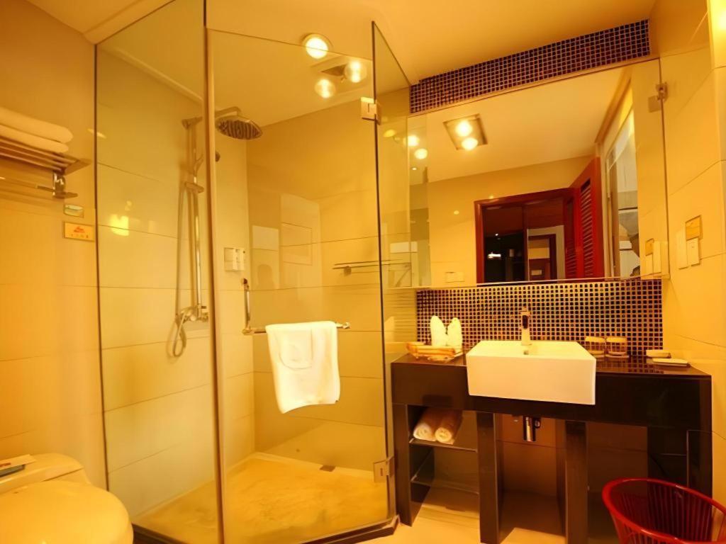 Golden Spring Hotel Lijiang Lijiang  Exterior foto