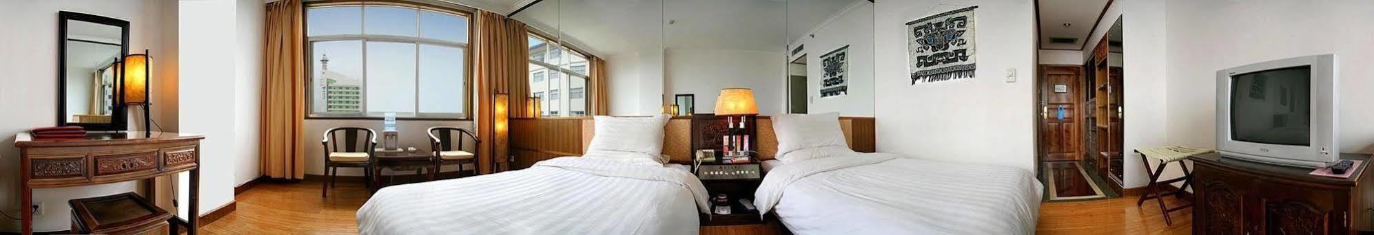 Golden Spring Hotel Lijiang Lijiang  Exterior foto